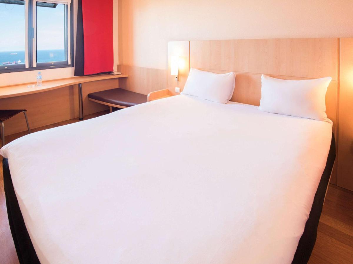 Ibis Oran Les Falaises Buitenkant foto