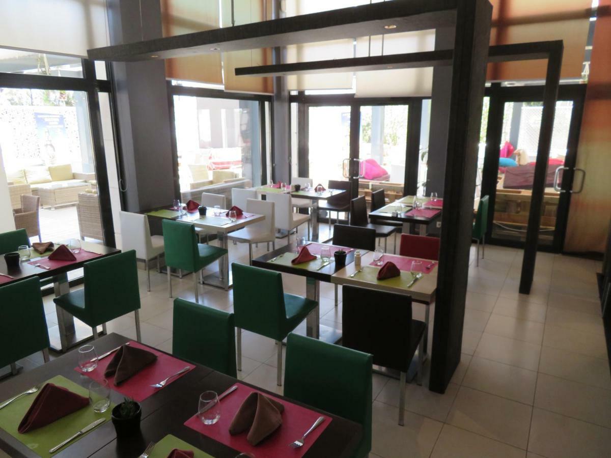 Ibis Oran Les Falaises Buitenkant foto